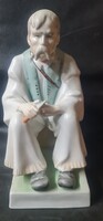 Zsolnay Szalonnázó paraszt figura