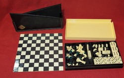Retro utazó zseb játék mágneses sakk dominó stb.
