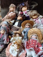 PORCELÁN BABÁK 12 DB