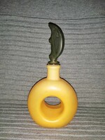 Szines, sárga üveg palack hold formájú dugóval (A14)