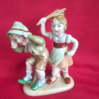 Régi német porcelán Bertram porcelán szobor, kisfiú, kislány figura