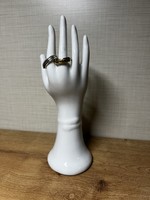 Gyűrűtartó feher porcelán kéz