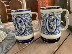 Puttós karácsonyi sörös korsó különleges füllel, lengyel Bogucice régi porcelán, 5.500/db.