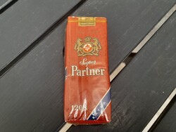 Bontatlan puha dobozos retro cigaretta