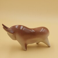 Extrém ritka gyűjtői Cmielów stílusú porcelán bika figura