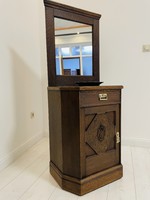 Restaurált antik tükrös szekrény-komód