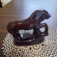 Csokoládébarna mázas kerámia paripa