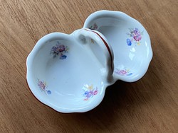 JELZETT ZSOLNAY PORCELÁN SÓTARTÓ APRÓ VIRÁGOS DEKORRAL, ÉTKÉSZLET RÉSZE