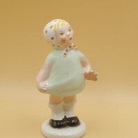 Kispesti Gránit Pöttyös kendős kislány figura