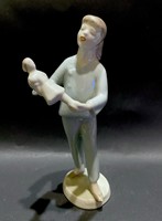 Babázó Kislány Porcelán Figura