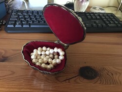 Kagyló alakú, ezüstözött ékszertartó