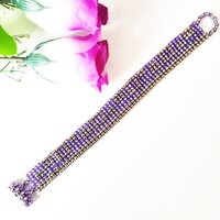 Misztikus lila és hideg fém – A tökéletes gyöngyszövött harmónia