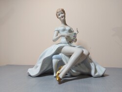 ! Wallendorfi ülő balerina legyezővel - porcelánszobor, nagyméretű, hibátlan állapot! 1964 től - 787