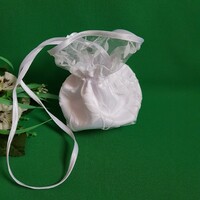 Új, levél mintás hófehér, szatén-organza menyasszonyi szütyő, kistáska