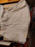 Múlt ezredből való alsószoknya