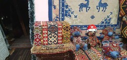 Antik Katonai tároló fa láda Balkáni Vintage kelimmel újra kárpitozva. Csak 1 darab van belőle :-)