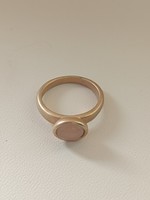 Régi gyűrű kővel