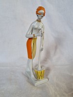Drasche/Kőbányai porcelán magtörő nő