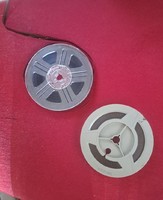 Ismeretlen film 2 db .Személyes átadás Budapest XV. kerület, vagy postával.Mérete: 12cm d.