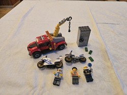 Lego City Bajba került vontató 60137