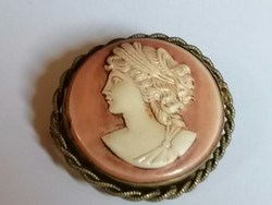 Vintage Camea jellegű bross  637.