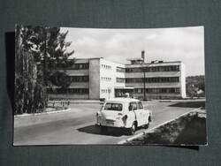Képeslap,Bonyhád,Szabadság tér,szakiskola,Trabant autó látkép részlet,1970-