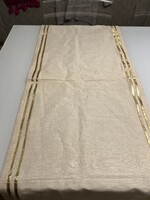 Len asztali futó arany csík dísszel, 150 x 45 cm. Interio márka