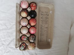 FESTETT HÚSVÉTI TOJÁS GYŰJTEMÉNY 12 DB