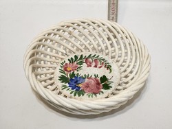 Hollóházi színes virágmintás, fehér riolit keménycserép kosár (3327)