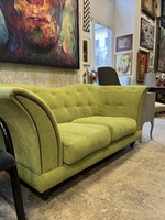 Zöld sofa