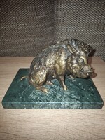 Bronz vaddisznó márvány lapon