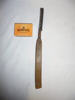 Régi fa nyelű borotva