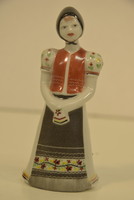Hollóházi porcelán menyecske A074