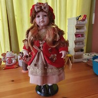 Gyönyörű szép porcelán baba