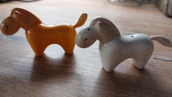 GYŰJTŐKNEK ! Pinypon 1980-90 Famosa (Spanyolország) : fehér és sárga ló műanyag  állatfigura