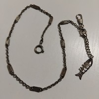 Régi ezüst színű zsebóralánc,rajta mozgós hal -fityegővel
