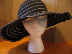 Női kalap nyárra C&A