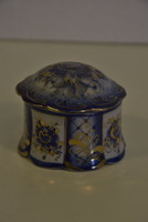 Porcelán bonbonier A084