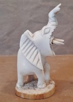 Antik afrikai faragott egzotikus csont / agyar elefánt figura