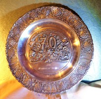 Jubileumi ón /fali/ tányér - igényes ötvös munka! Kb. 24 cm, 0.6 kg.Jelzett: 97% ón! Gyűjteménybe!
