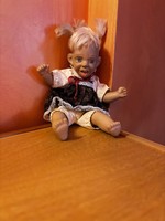 Porcelánfejű karakterbaba