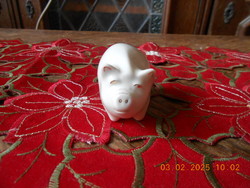 Zsolnay malac figura