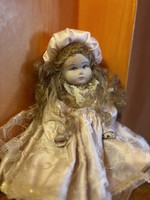 Porcelán vintage baba