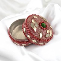 Régi kis keleti ékszeres doboz, régi díszes szelence fémből csillogó tükrökkel díszítve