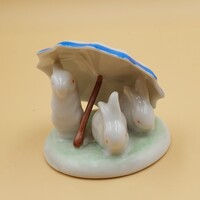 Hollóházi  Nyuszik esernyő alatt,  Esernyős  nyuszik,  nyúl porcelán figura