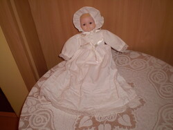 Csecsemő porcelánbaba