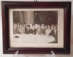 Régi fotó fénykép csoportkép régi keretben / Emigráns magyarok / 1960