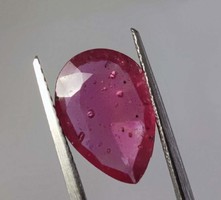 Rubin 5,3 ct, 15x5x10,9x3,3 mm (2957) - glass filled