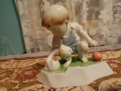 NE FIGYELJ VEGYE MEG FÉL ÁRON!!! Zsolnay tyúkotsimogató fiú /  profin restaurált/