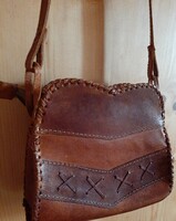 Valódi bőr vintage barna nőikítűnő állapotban lévő, elegáns válltáska!